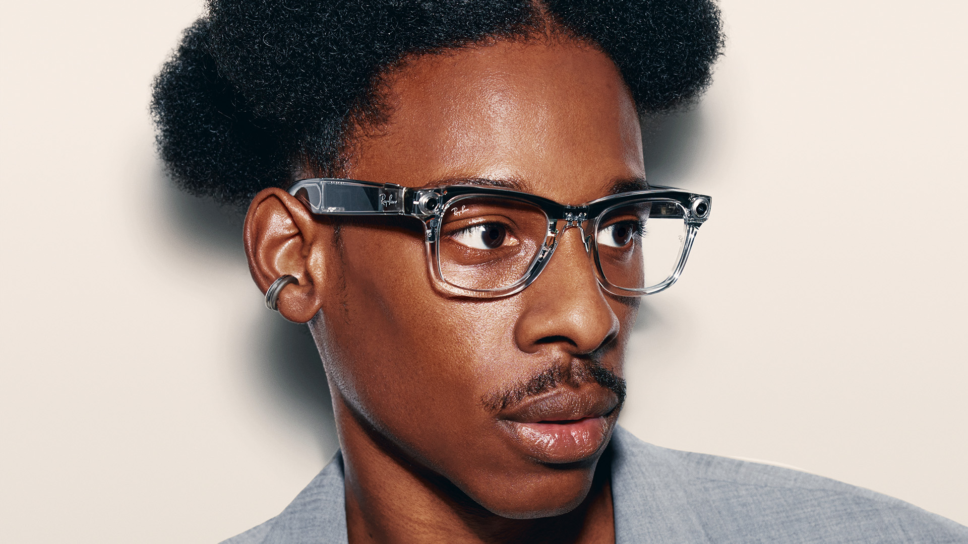Нидерландская организация потребителей просит суд ограничить продажи Ray-Ban Meta